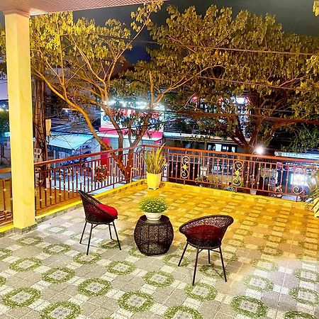 King Kong Homestay Хойан Экстерьер фото