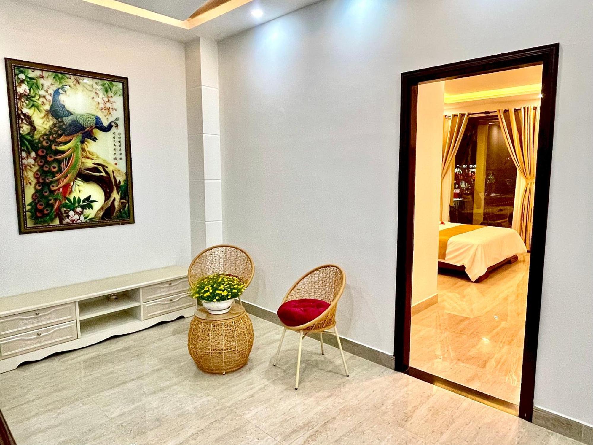 King Kong Homestay Хойан Экстерьер фото
