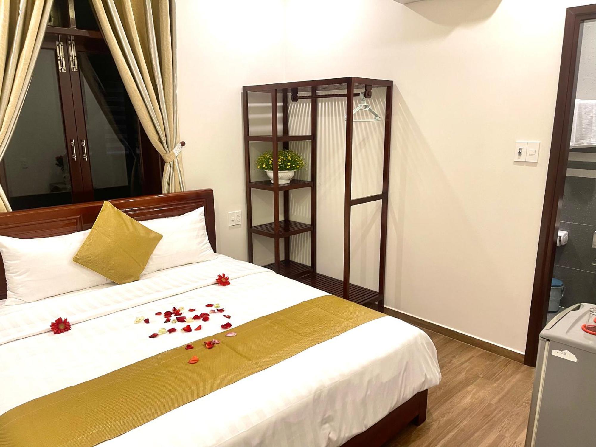 King Kong Homestay Хойан Экстерьер фото