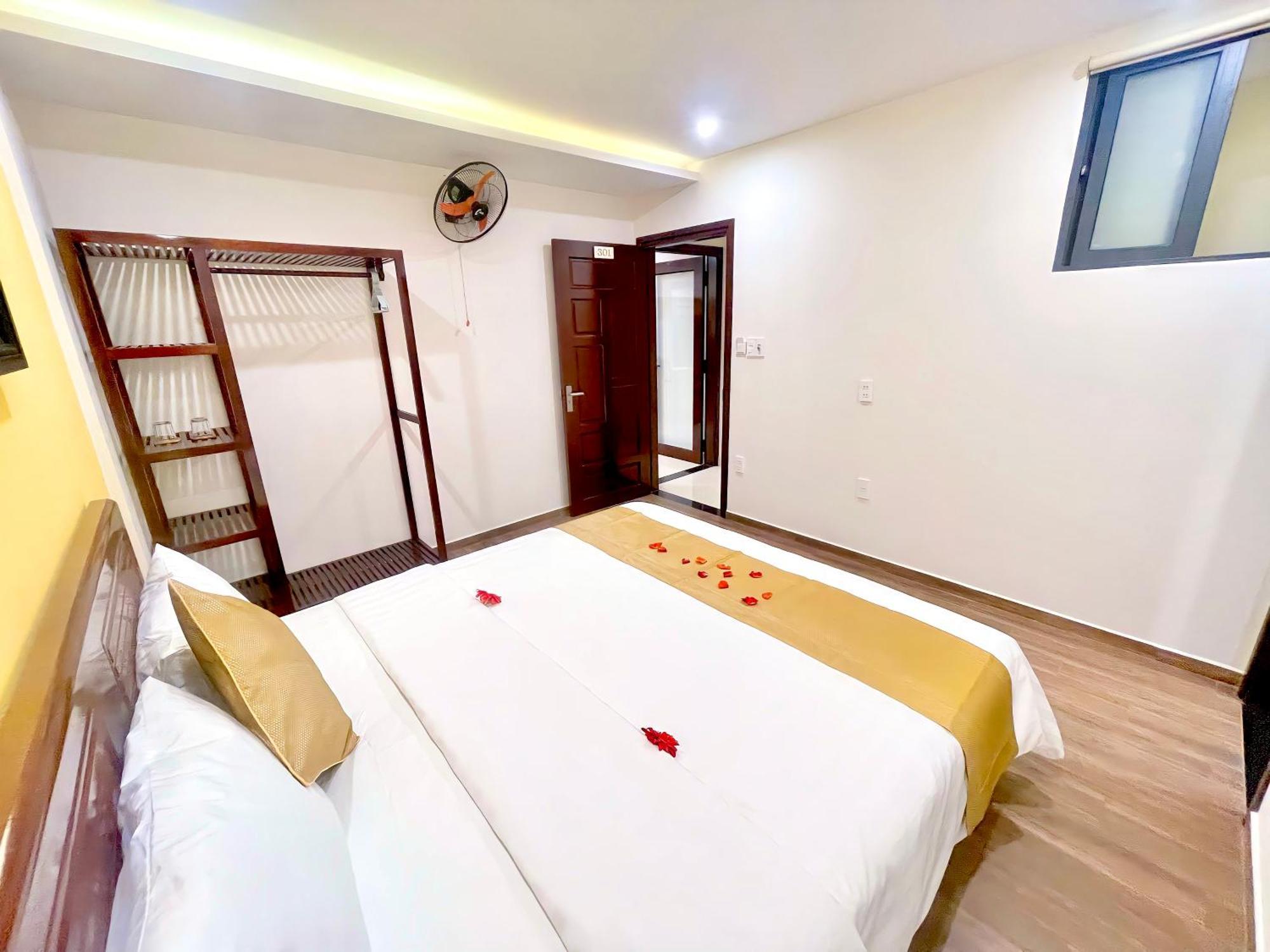 King Kong Homestay Хойан Экстерьер фото