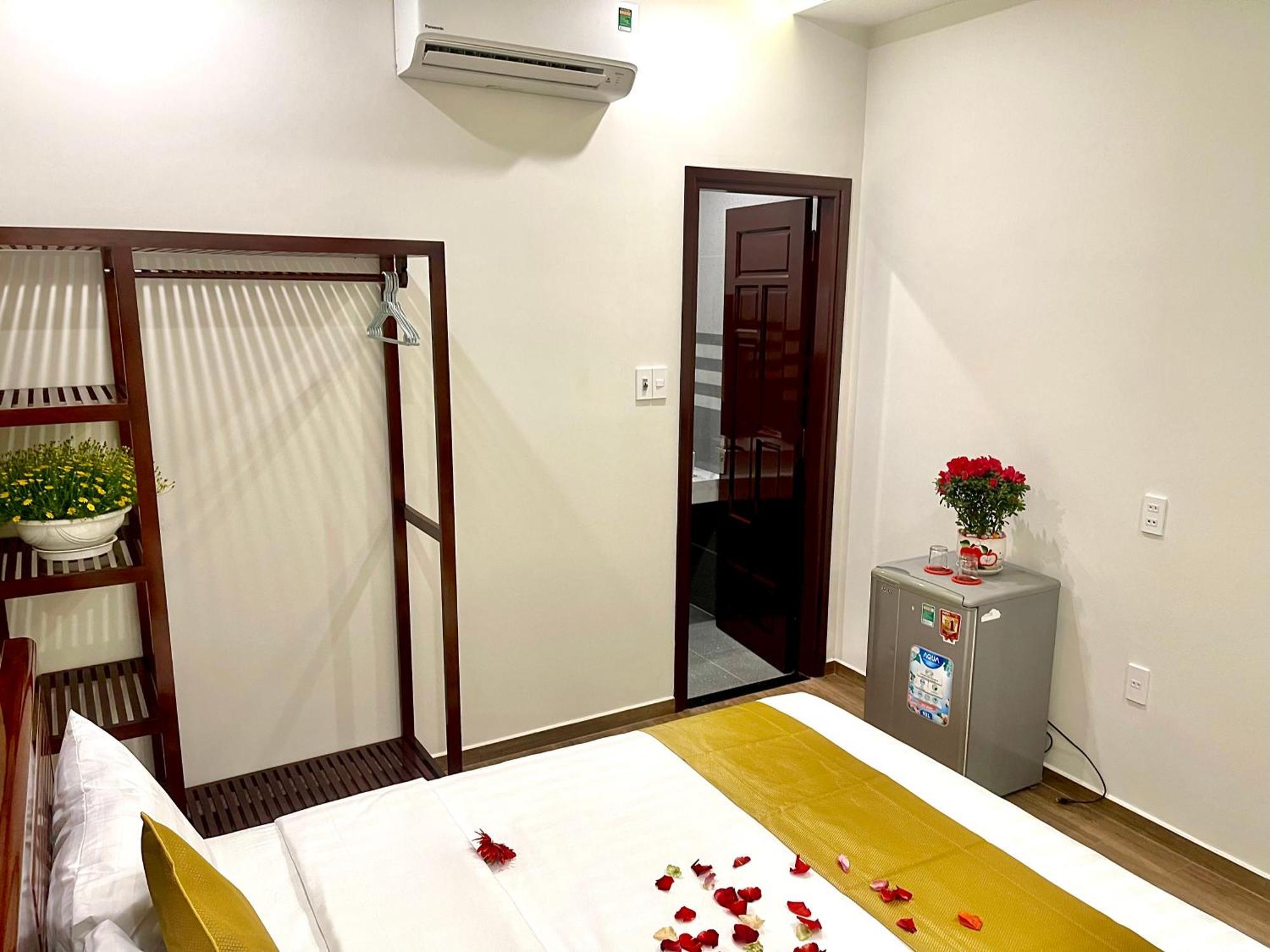 King Kong Homestay Хойан Экстерьер фото