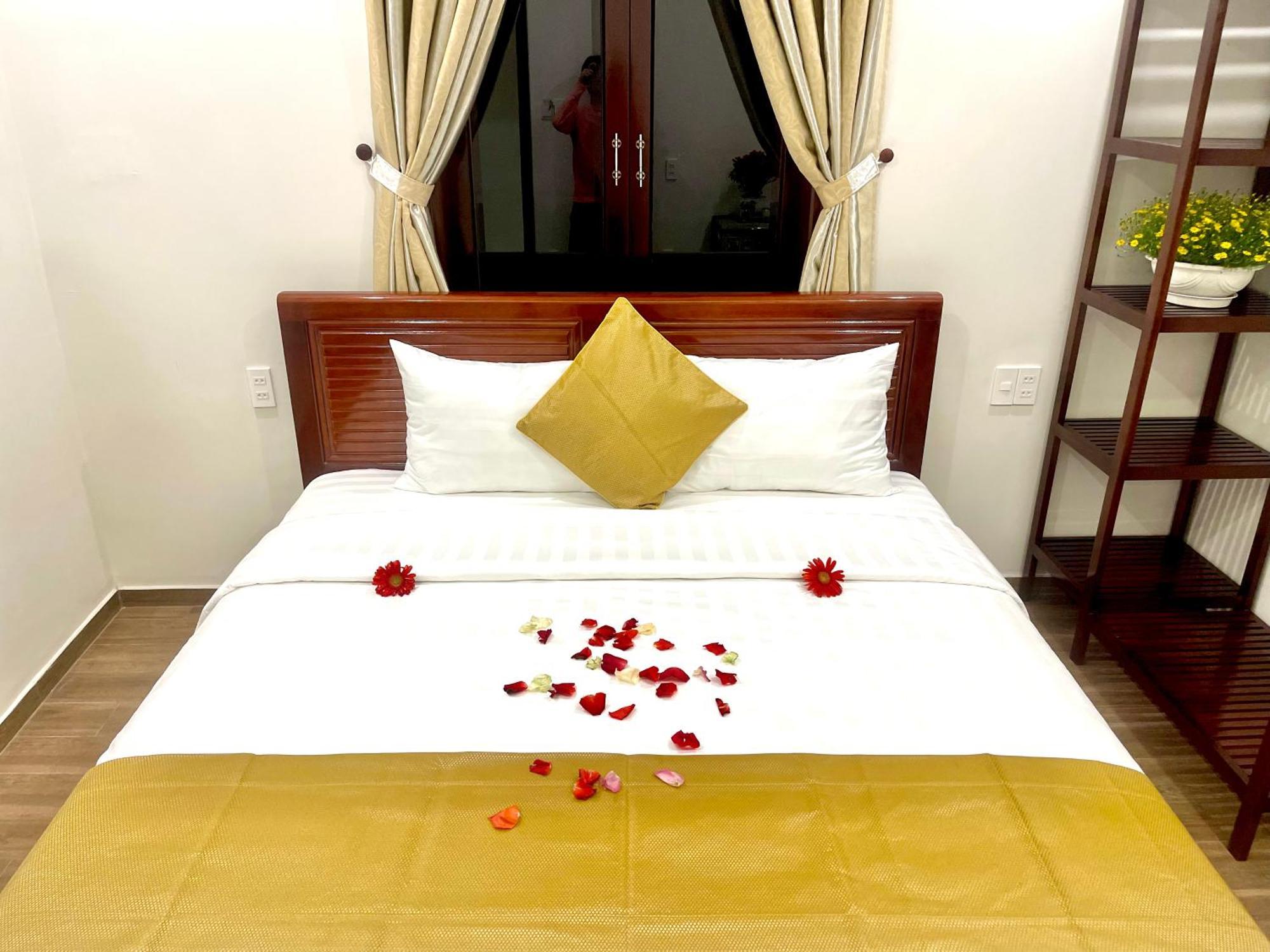 King Kong Homestay Хойан Экстерьер фото