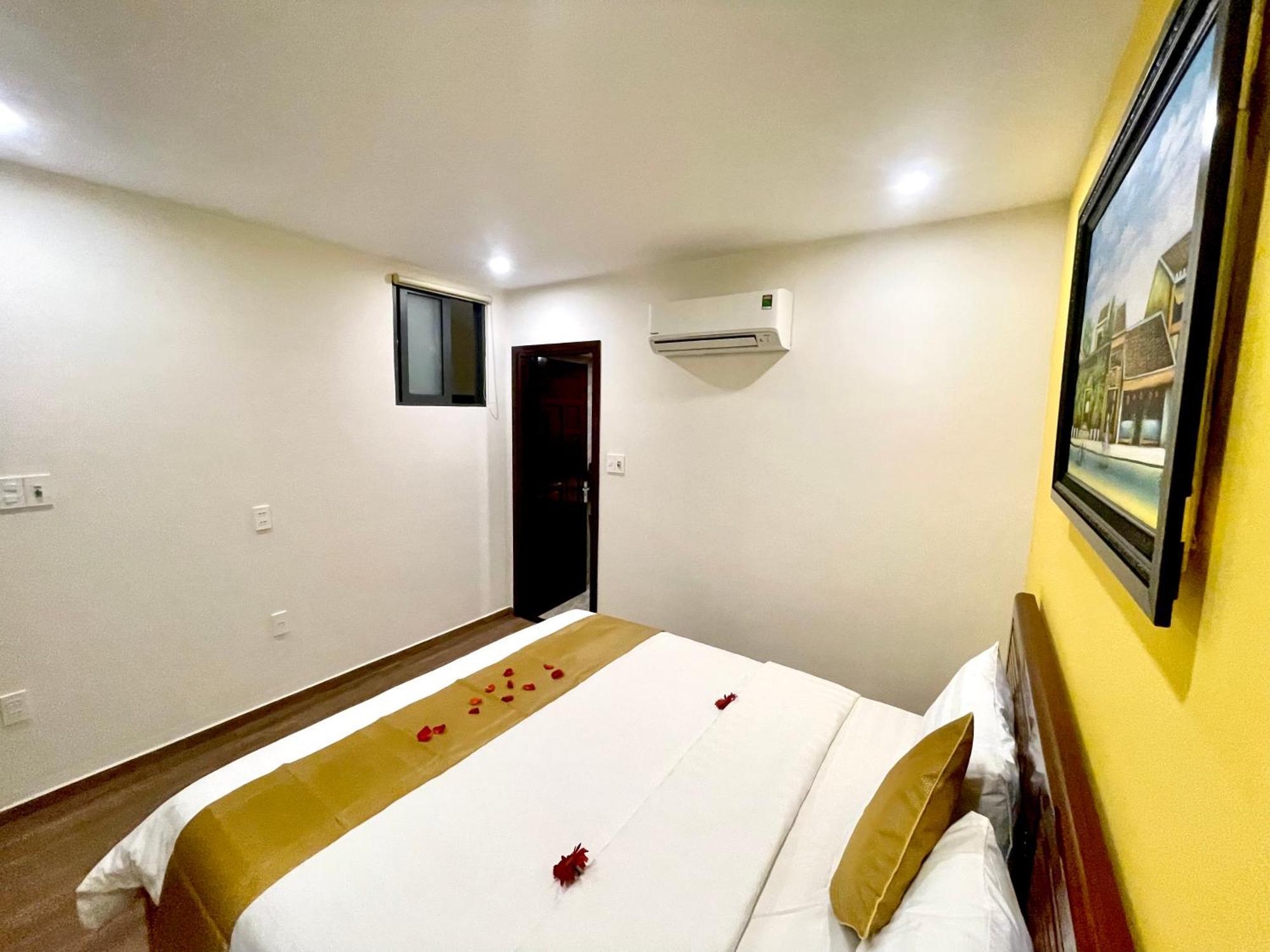King Kong Homestay Хойан Экстерьер фото