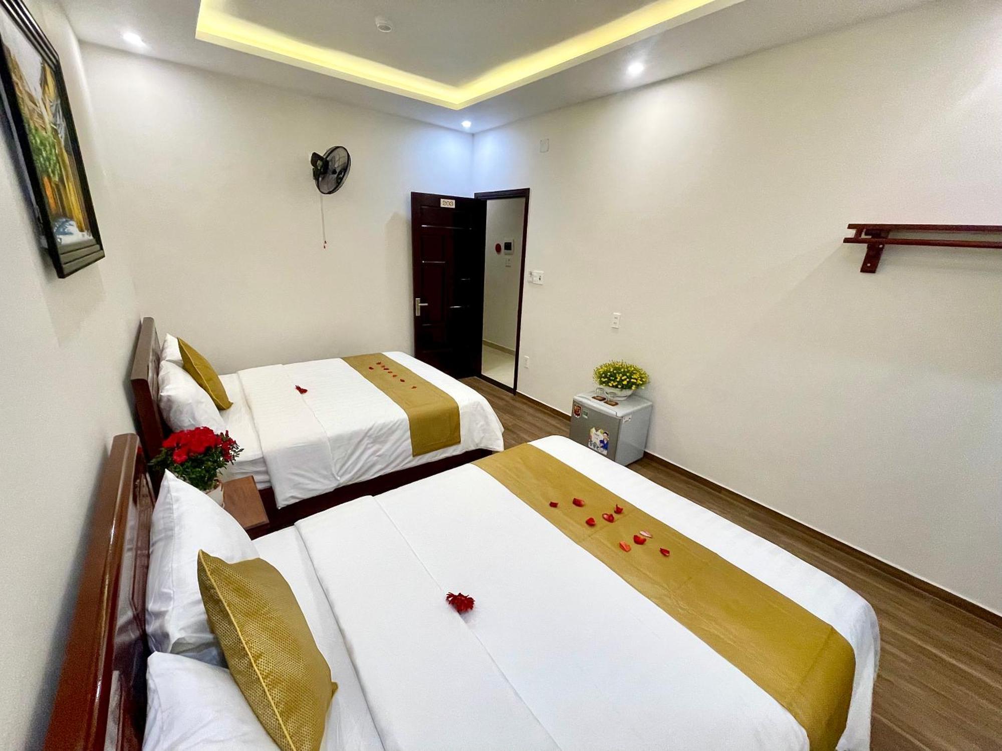 King Kong Homestay Хойан Экстерьер фото