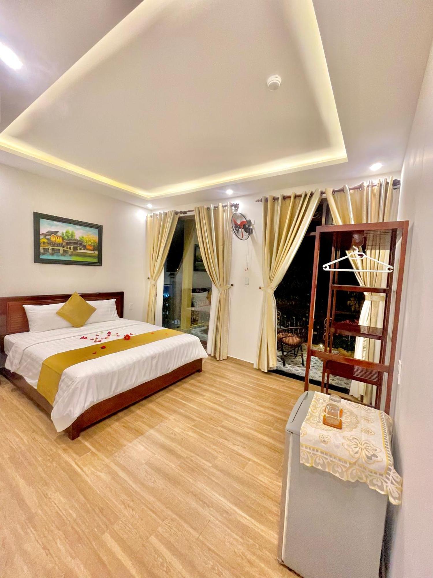 King Kong Homestay Хойан Экстерьер фото