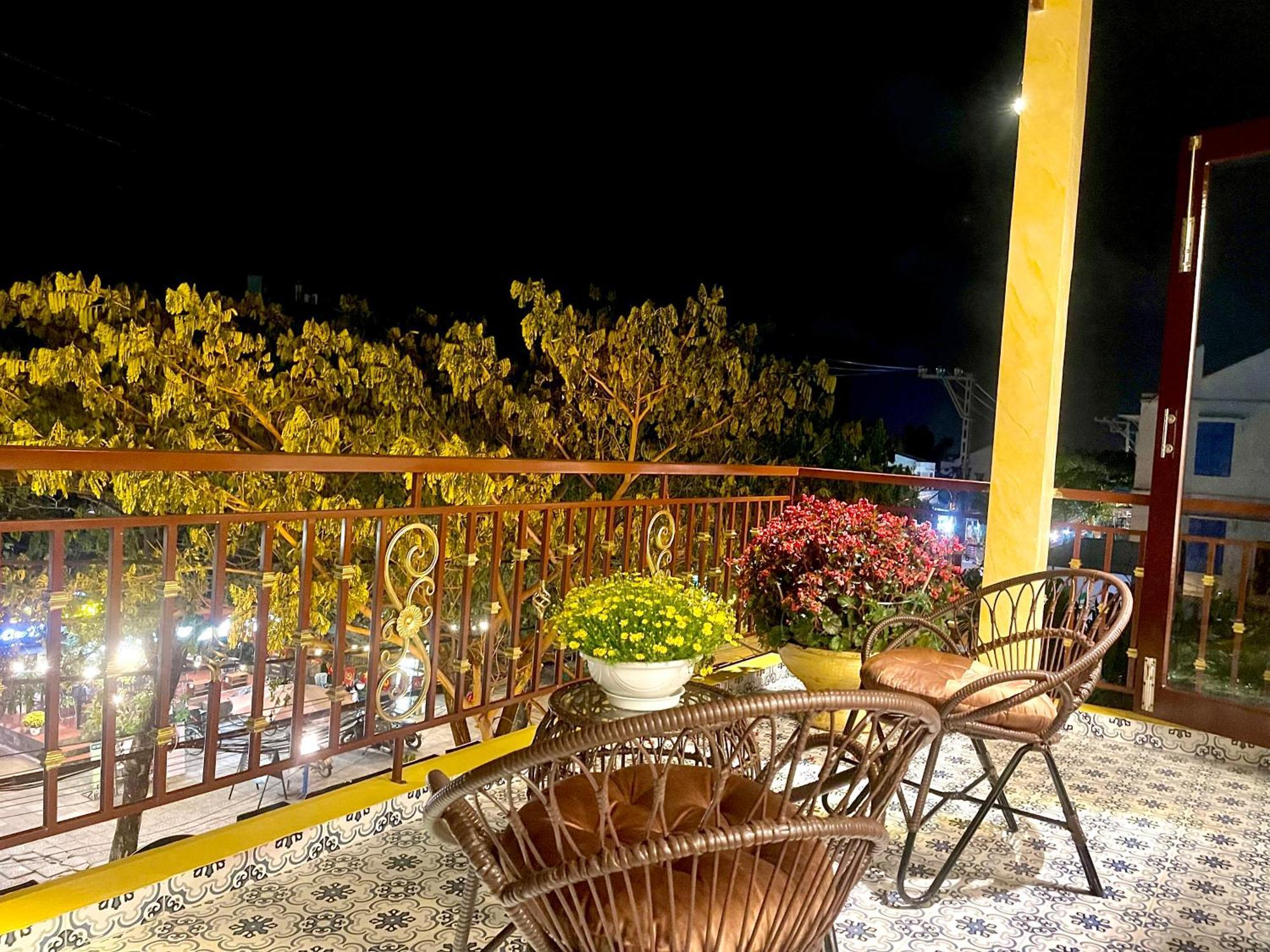 King Kong Homestay Хойан Экстерьер фото
